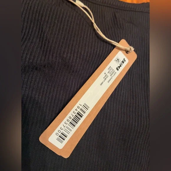 SKIMS Onesie - Picture 2 of 2